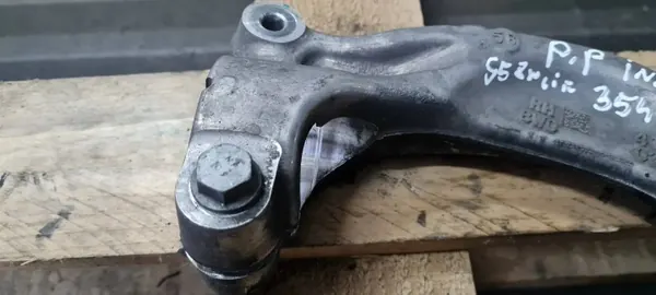 Framfjädringsfäste höger OEM 8W0413038H Audi image 6