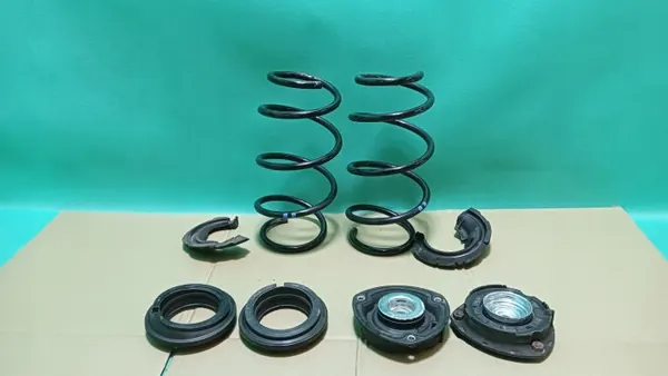 Schraubenfeder OEM 5Q0411105GJ - Gebrauchtes Audi OE Teil image 2