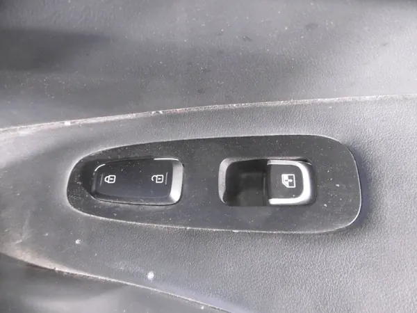OEM 82302J5680 Framhöger Dörrklädsel Kia Stinger GT image 6