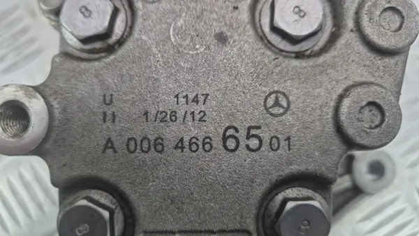 Pompe de direction Mercedes OEM A0064666501 image 5