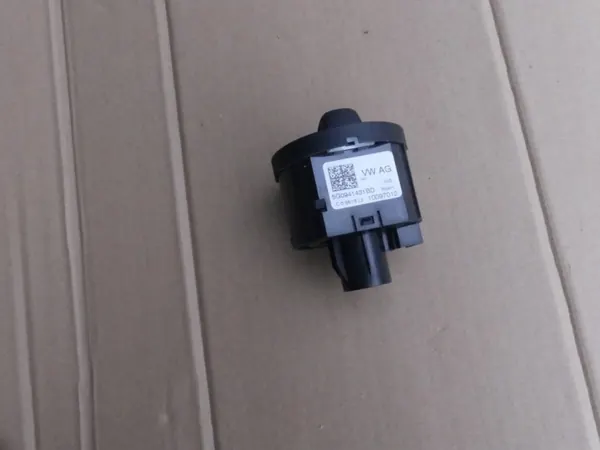 Valokatkaisin VW T-ROC OEM 5Q0941432BE - Käytetty image 4