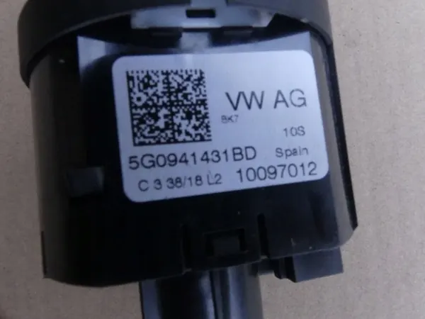 Valokatkaisin VW T-ROC OEM 5Q0941432BE - Käytetty image 5