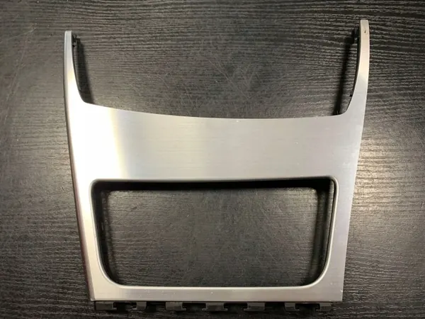 Vasen kiinnike BMW 1-sarja E81/E87 OEM 51169128639 image 2