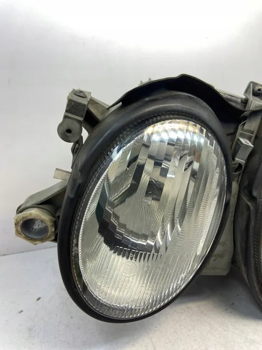 MERCEDES CLK W208 LINKER KOPLAMP XENON A2088200761 image 3
