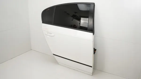 Puerta trasera derecha OEM 360195165 VW Passat B6 image 3
