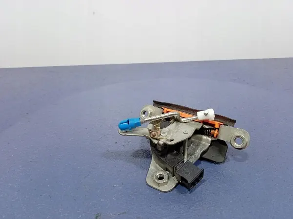 Bagagelucka SKODA OCTAVIA I HB 2 Pin 1U6827501J image 4