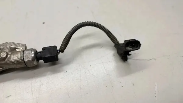 Lexus Brandstofdrukregelaar OEM 8945830010 image 3