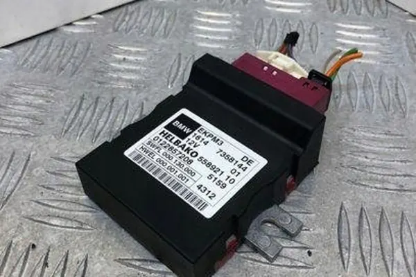 Bränslepumpkontroller BMW 1 (F21) 2011 OEM 7358144 image 4