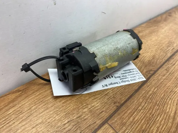 Sitzmotor OEM L0372838AAPINYA für Dodge Charger 2015+ image 7