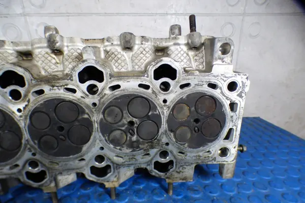 Culasse Kia OE OEM 22111-2A200 Occasion image 9