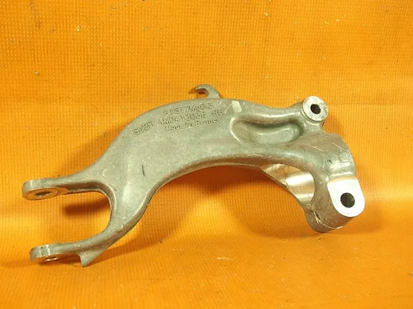 Audi A6 4K Stoßdämpferhalter OEM 4m0413038 image 3