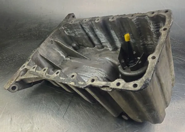 Cárter de óleo Audi A4 B8 OEM 03L103603D/K 04L907660A image 9