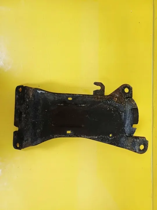 Oikea takaiskunvaimenninkinnike OEM DRC100397 Audi A4 B5 image 6