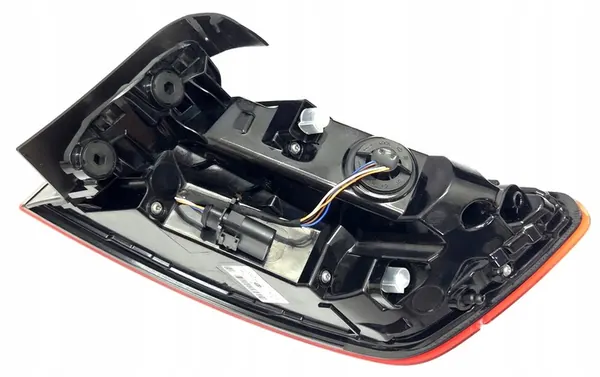 Luz trasera izquierda Audi A4 B9 8W5 Sedan image 9