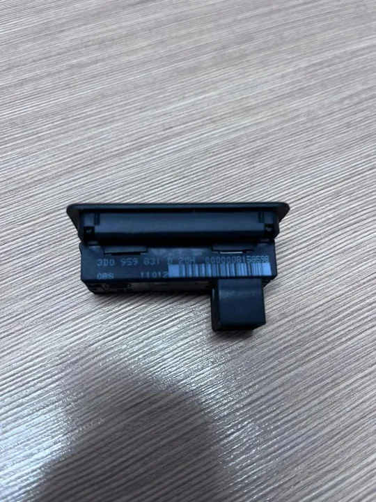 Audi Q5 SQ5 2011 Kofferraumöffner OEM 3D0959831D image 3