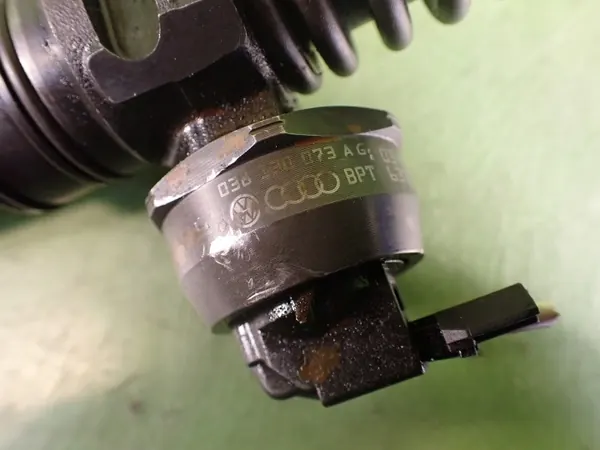 Gebrauchter Einspritzdüse OEM 038130073AG für VW Touran image 3