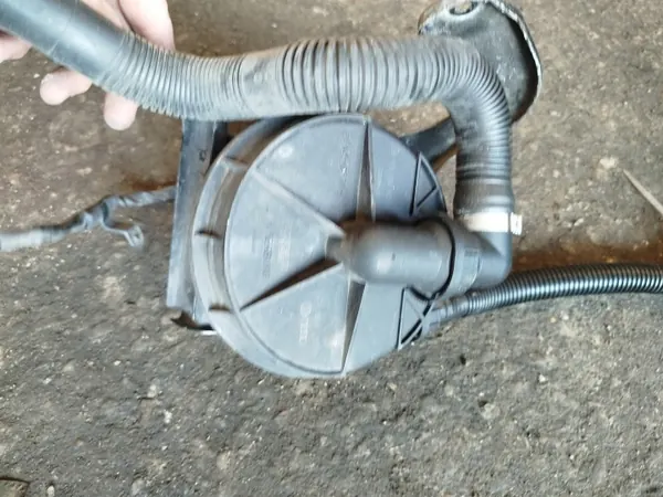 Audi A3 toissijainen ilmapumppu OEM 06A959253B image 3