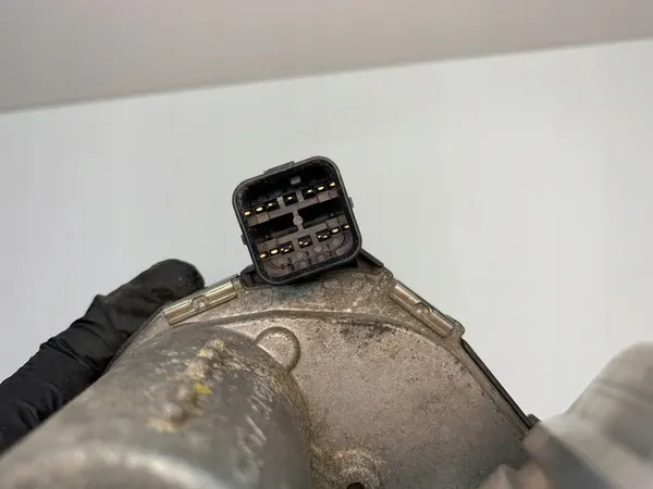 BMW 5 GT F07 E60 E71 E90 E92 Drosselklappe 7556119 image 4