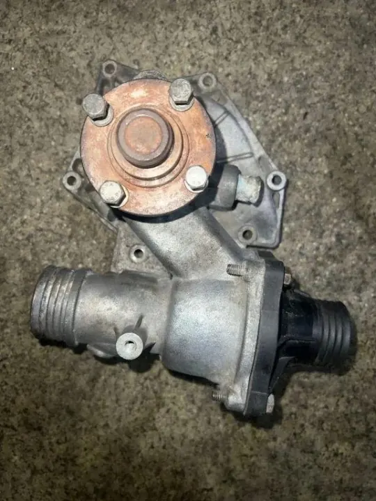 Vattenpump BMW 7 E38 OEM 6004164 3.0L 1994 image 2