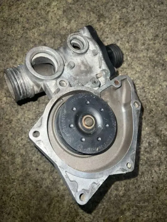 Vattenpump BMW 7 E38 OEM 6004164 3.0L 1994 image 3