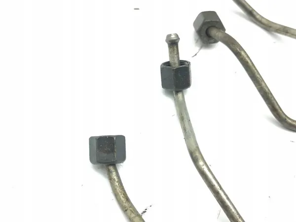 Volvo S60 2012 Tuyau d'injecteur de carburant OEM AMD179286 image 3