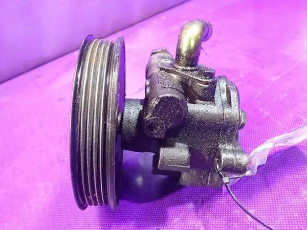 AUDI A4 B5 97-01 1.6 Bomba de direção assistida 8D0145156L image 3