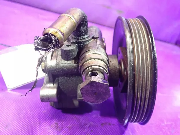 AUDI A4 B5 97-01 1.6 Bomba de direção assistida 8D0145156L image 4