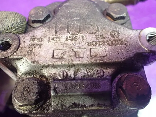 AUDI A4 B5 97-01 1.6 Bomba de direção assistida 8D0145156L image 7