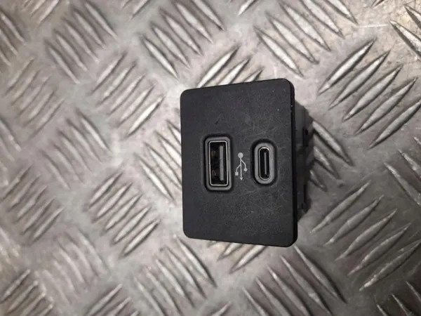 USB-portti Ford Explorer VI 2020 OEM LB5T14F014CB image 2