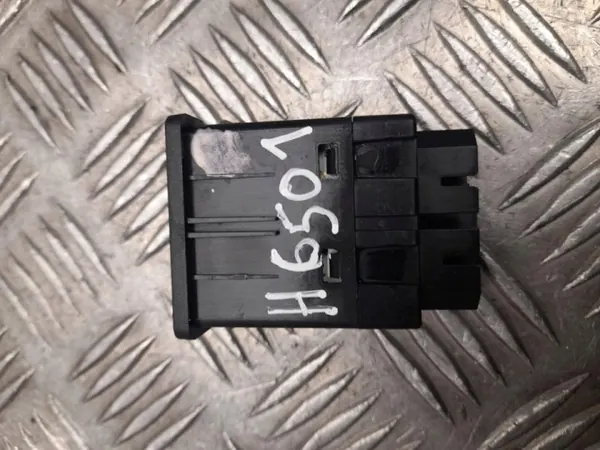 USB-portti Ford Explorer VI 2020 OEM LB5T14F014CB image 3