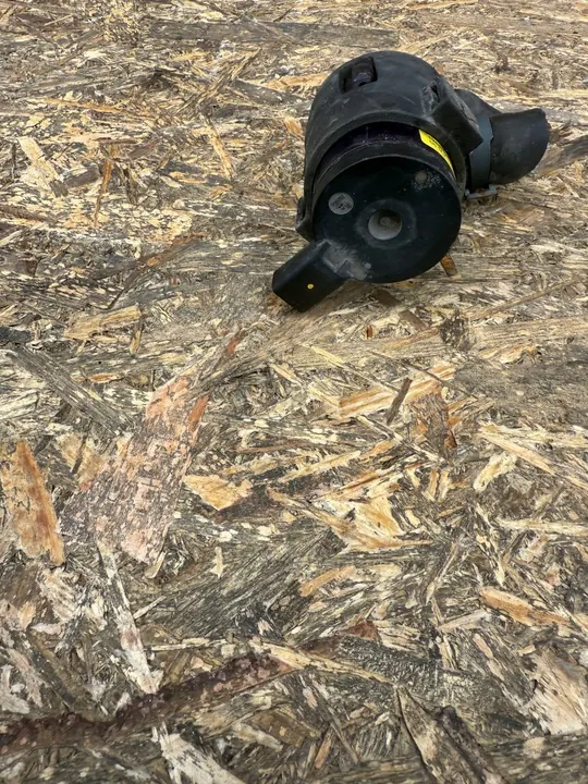 Vattenpump VW Transporter T5 2.0 TDI image 3