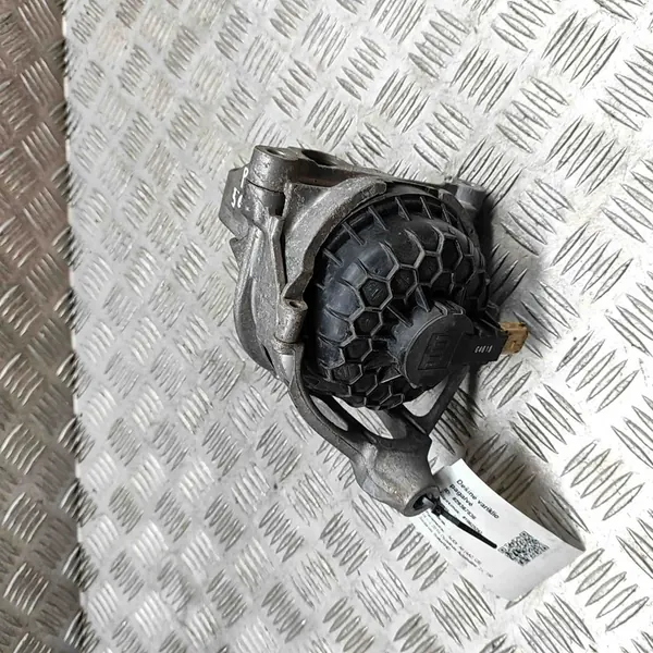 Moottorin kiinnike AUDI A6 2.0L diesel 2018 image 4