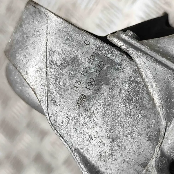 Moottorin kiinnike AUDI A6 2.0L diesel 2018 image 7