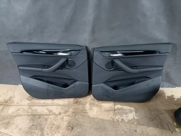 Deurbekleding Voor Links/Rechts BMW X1 F48 Sensatec Zwart image 2