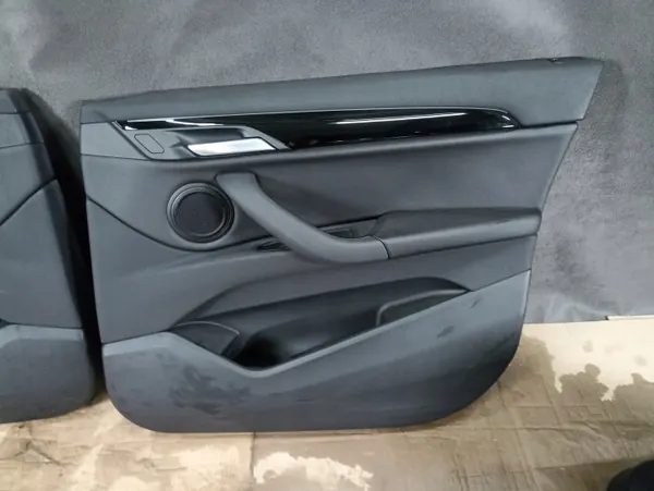 Deurbekleding Voor Links/Rechts BMW X1 F48 Sensatec Zwart image 7