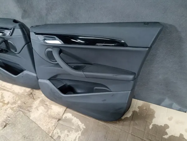 Deurbekleding Voor Links/Rechts BMW X1 F48 Sensatec Zwart image 9