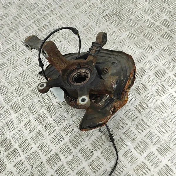 Mercedes-Benz CLA C117 Mozzo Ruota Anteriore Destro image 2