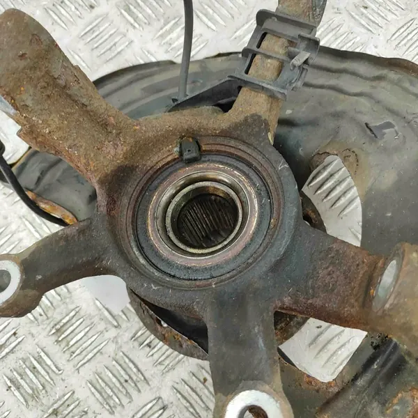 Mercedes-Benz CLA C117 Mozzo Ruota Anteriore Destro image 6