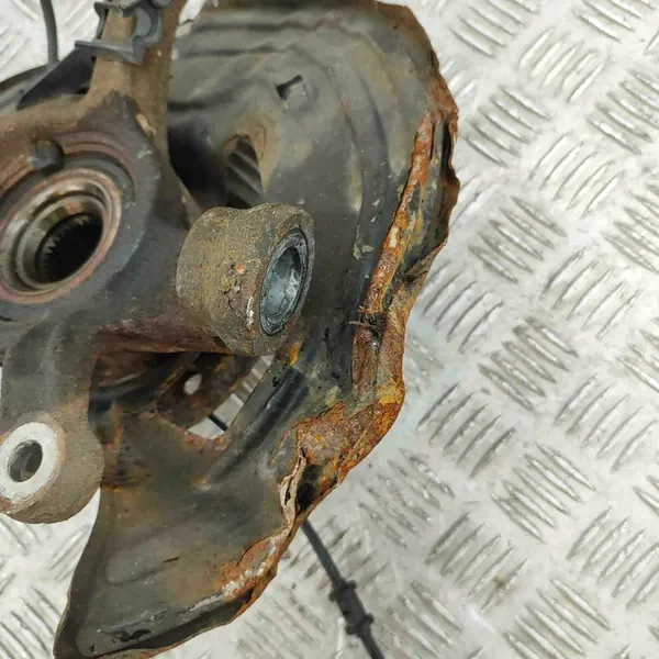 Mercedes-Benz CLA C117 Mozzo Ruota Anteriore Destro image 7