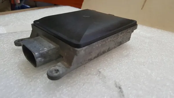 RADAR FILMÄNDSK ASSISTENT AUDI 4G0907568D image 4