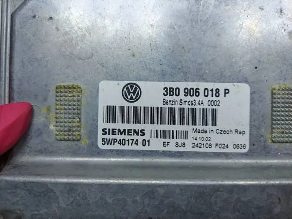 Motorsteuergerät 3B0906018P für VW Passat B5 1.6 image 4