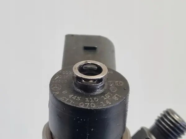 Bosch 0 445 110 107 Injektor image 2