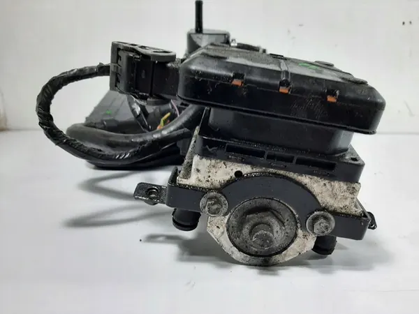 CITROEN C5 I LIFT 2.0HDI Suspension Pump image 5