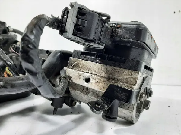 CITROEN C5 I LIFT 2.0HDI Suspension Pump image 7