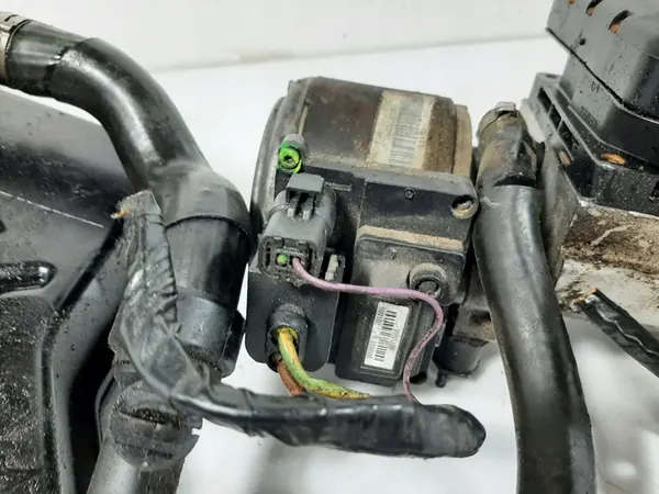 CITROEN C5 I LIFT 2.0HDI Suspension Pump image 8