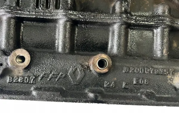 Bloco motor Nissan Primastar 2.5DCI OEM 8200349962 image 5