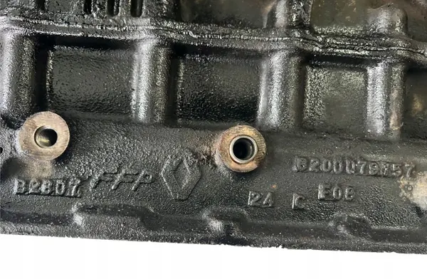 Bloco motor Nissan Primastar 2.5DCI OEM 8200349962 image 6