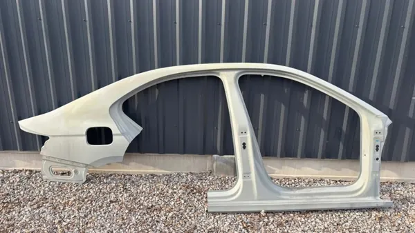 OEM 424 Oikea kynnyspylväs Skoda Octavia IV 2020 image 2