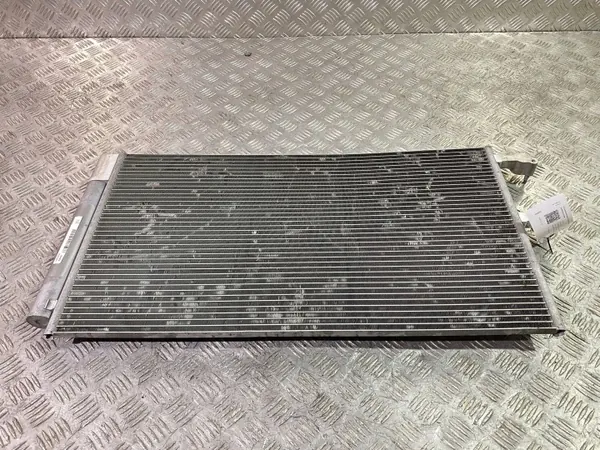 Volvo XC90 2018 AC-kondensaattori OEM 31686413 image 2
