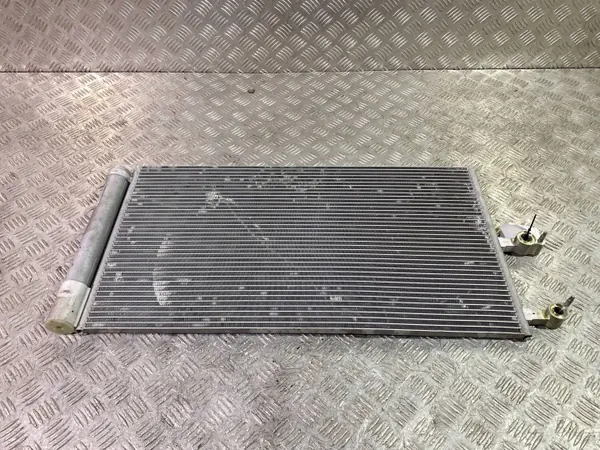 Volvo XC90 2018 AC-kondensaattori OEM 31686413 image 4
